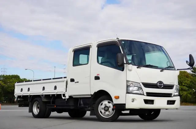 日野 デュトロ 小型 平ボディ Wキャブ TKG-XZU710Mの中古トラック画像2