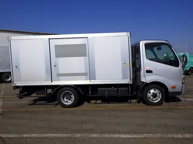 日野 デュトロ 小型 アルミバン ボトルカー サイドドアの中古トラック画像3