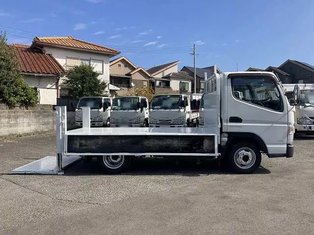 三菱 キャンター 小型 平ボディ パワーゲート 床鉄板の中古トラック画像3