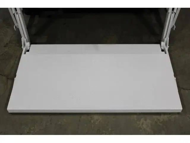 いすゞ エルフ 小型 平ボディ パワーゲート 床鉄板の中古トラック画像6