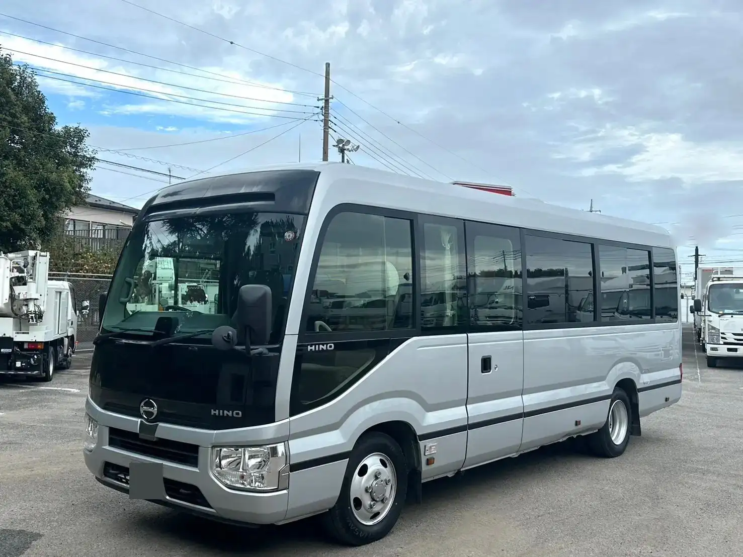 日野 リエッセ 小型 バス マイクロバス SDG-XZB70Mの中古トラック画像1