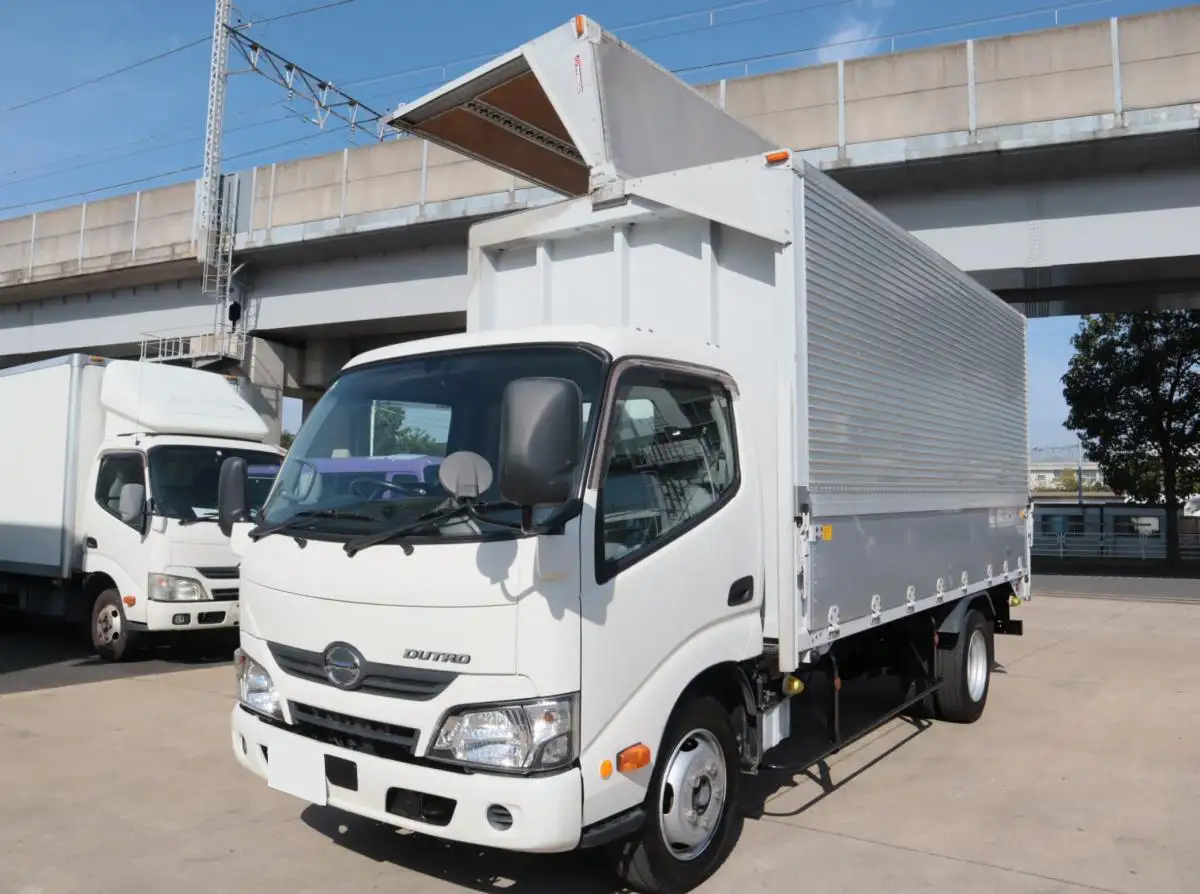 日野 デュトロ 小型 ウイング TKG-XZU655M H28の中古トラック画像1