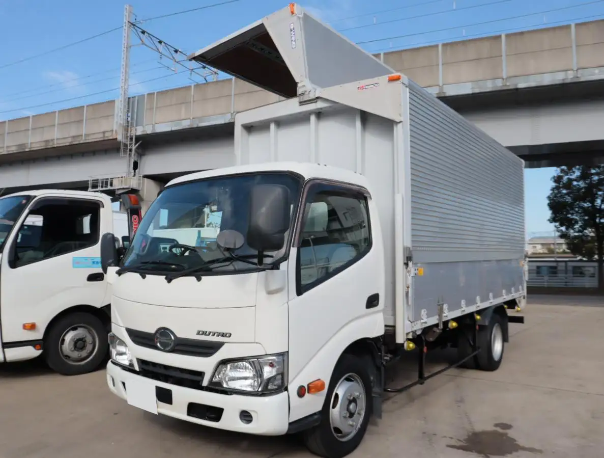 日野 デュトロ 小型 ウイング TKG-XZU655M H29の中古トラック画像1