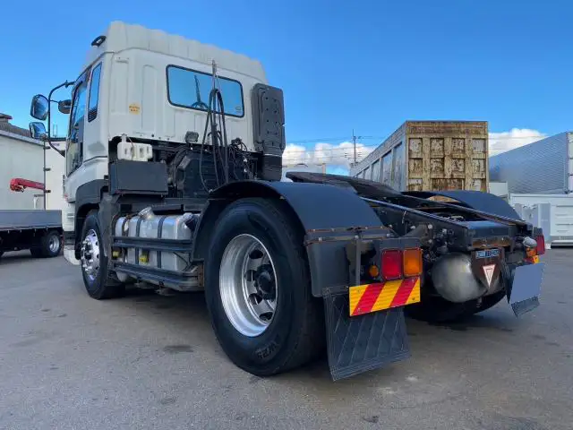 いすゞ ギガ 大型 トラクター ハイルーフ 1デフの中古トラック画像3