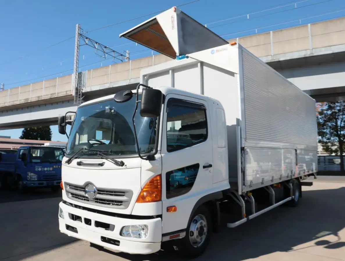 日野 レンジャー 中型/増トン ウイング エアサス ベッドの中古トラック画像1
