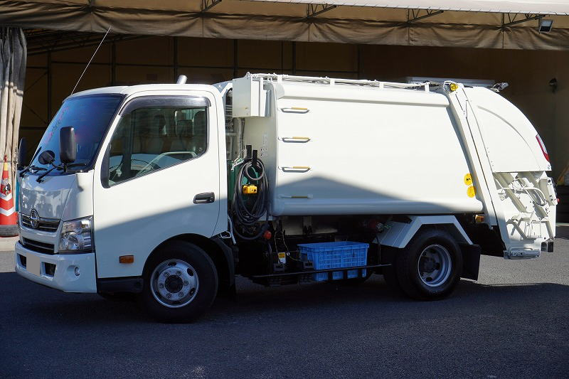 日野 デュトロ 小型 パッカー車 TKG-XZU700M