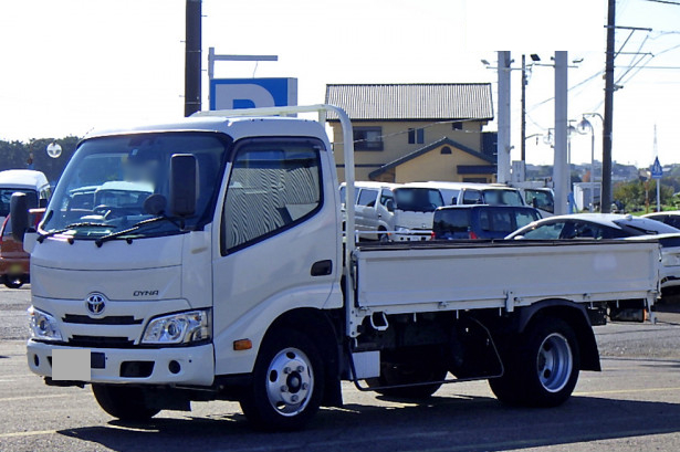 トヨタ ダイナ 小型 平ボディ セミロング 2RG-XZC645