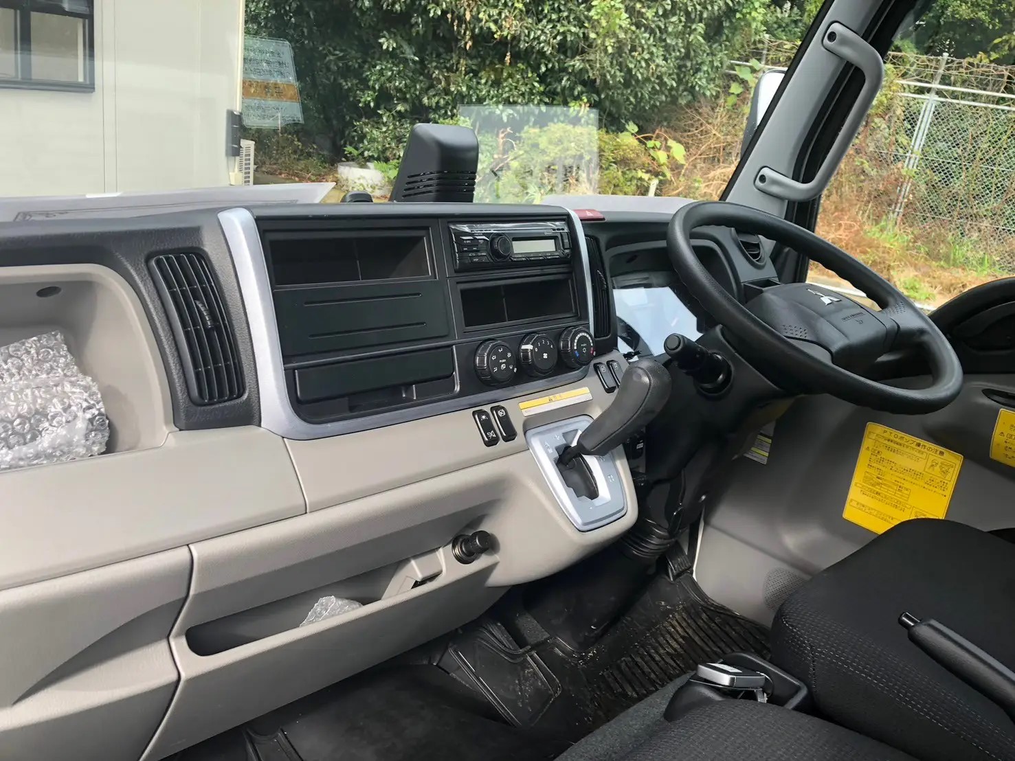三菱 キャンター 小型 タンク車 ローリー 2PG-FEA80の中古トラック画像12