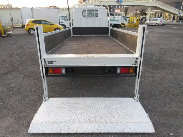 日産 アトラス 小型 平ボディ パワーゲート KR-AKR81LARの中古トラック画像7
