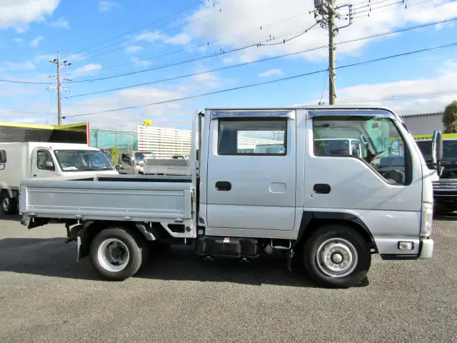 いすゞ エルフ 小型 平ボディ Wキャブ TRG-NJR85Aの中古トラック画像2