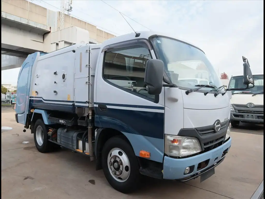 日野 デュトロ 小型 パッカー車 巻き込み式 回転ダンプ式の中古トラック画像2