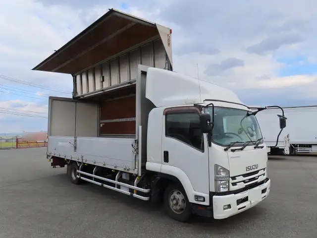いすゞ フォワード 中型/増トン ウイング エアサス ベッドの中古トラック画像2