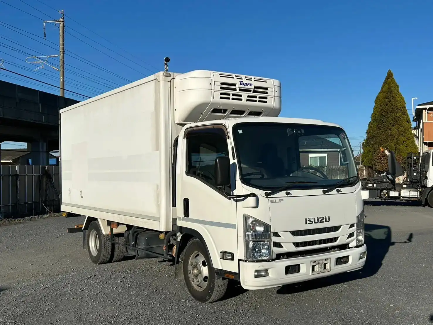 いすゞ エルフ 小型 冷凍冷蔵 中温 床アルミの中古トラック画像2