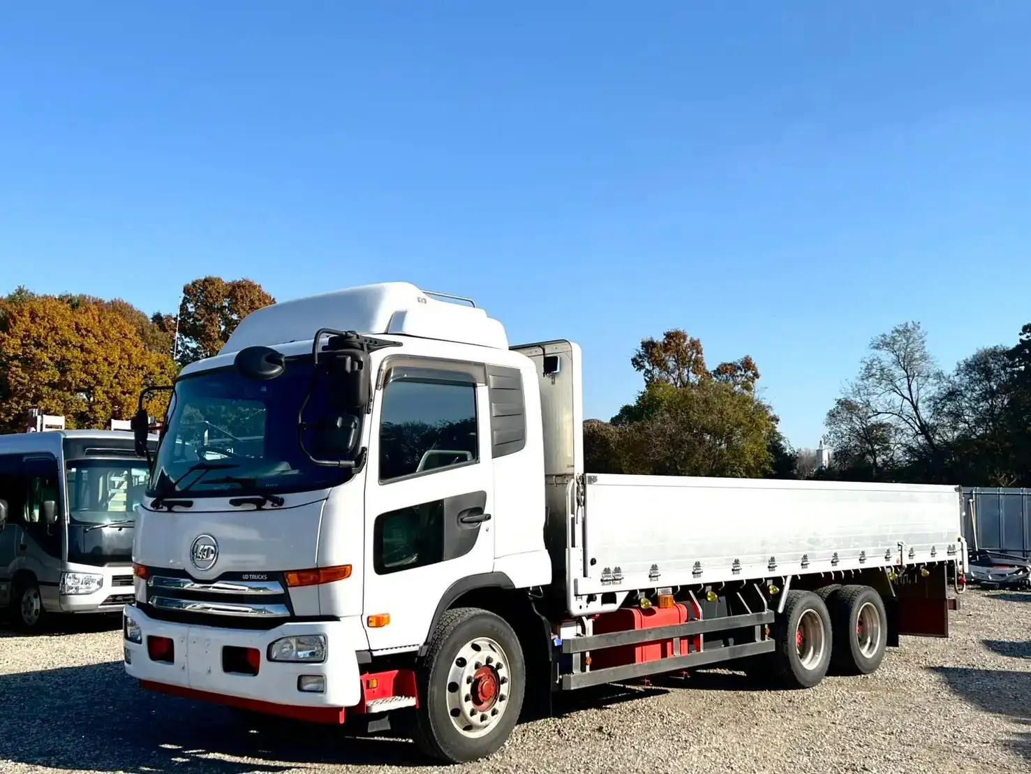 日産UD コンドル 中型/増トン 平ボディ 床鉄板 アルミブロックの中古トラック画像1