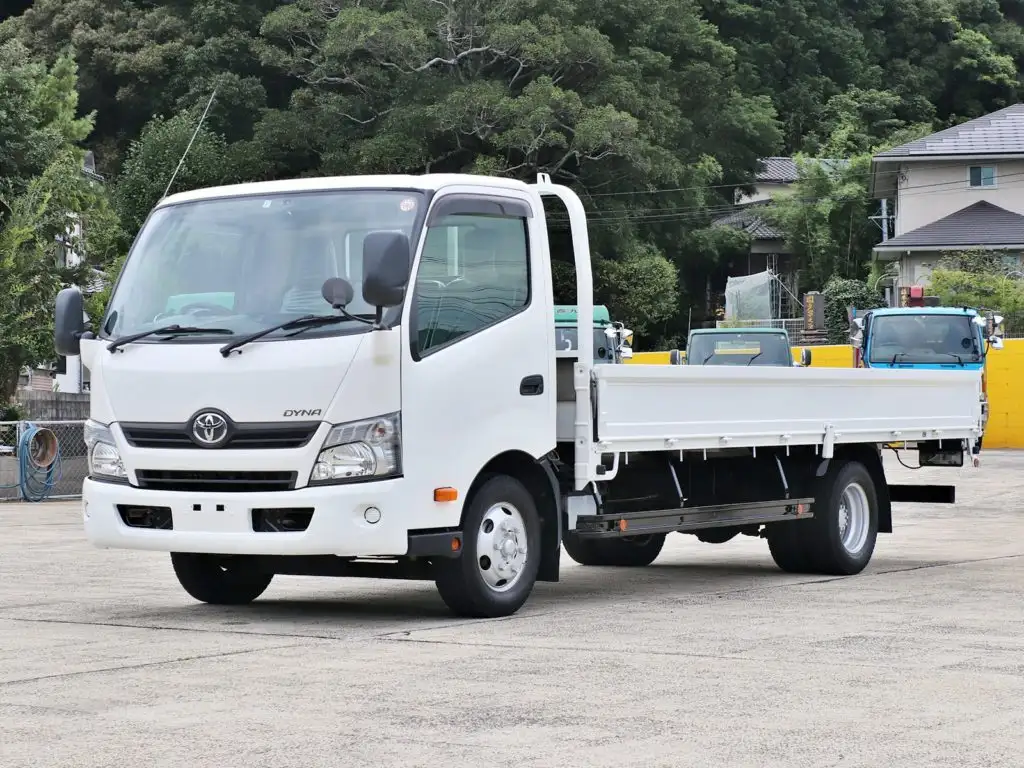 トヨタ ダイナ 小型 平ボディ TKG-XZU722 H29｜画像1