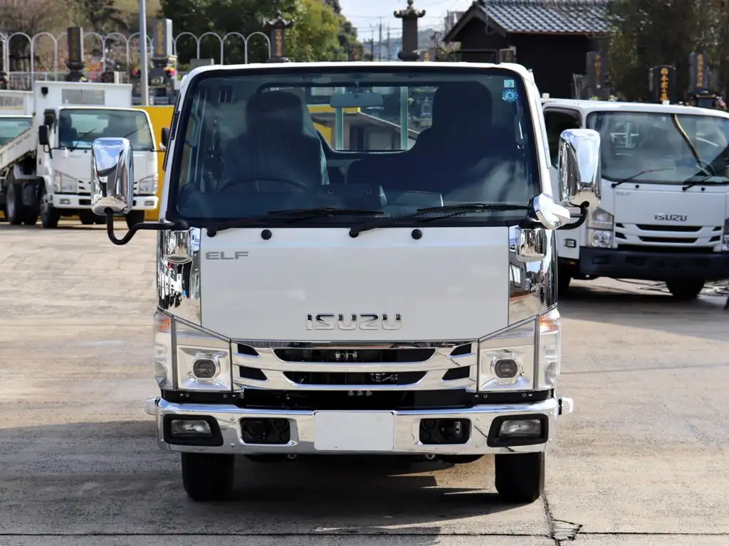 いすゞ エルフ 小型 平ボディ Wキャブ 2RG-NHR88Aの中古トラック画像2