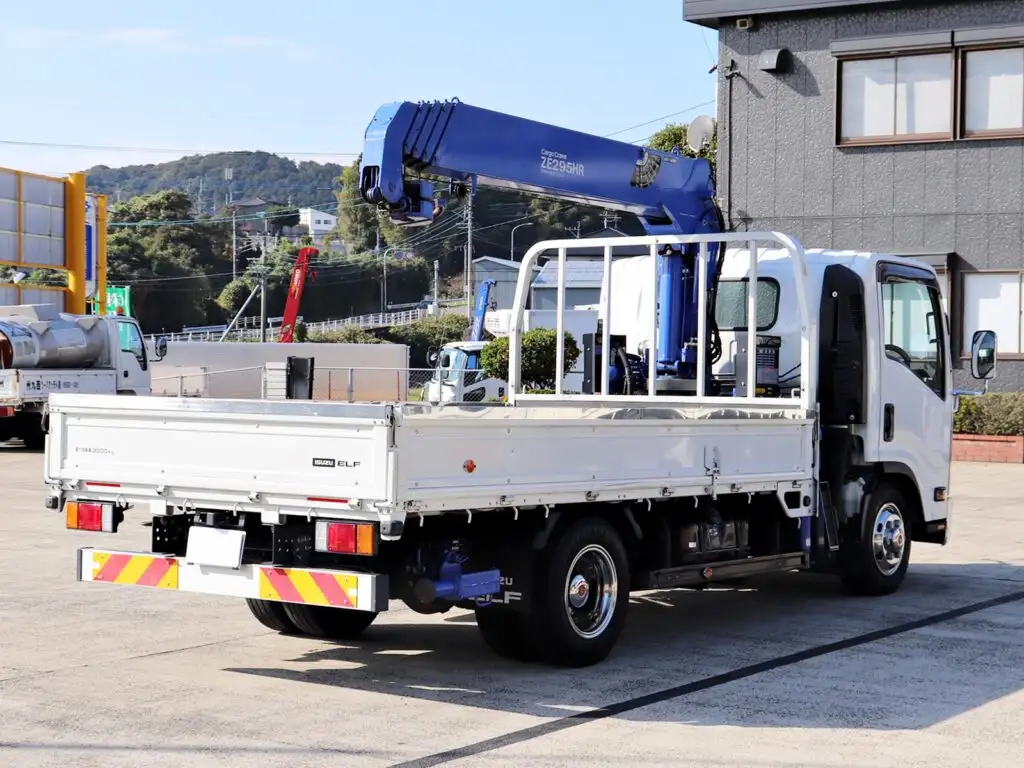 いすゞ エルフ 小型 クレーン付 5段 ラジコンの中古トラック画像2
