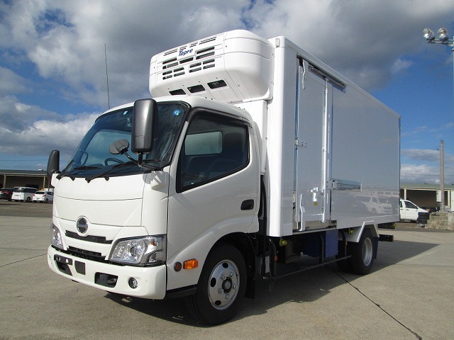 日野 デュトロ 小型 冷凍冷蔵 標準ロング 2RG-XZU655M
