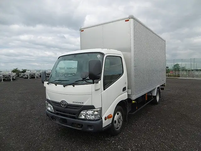トヨタ トヨエース 小型 アルミバン TKG-XZU655 H28の中古トラック画像1
