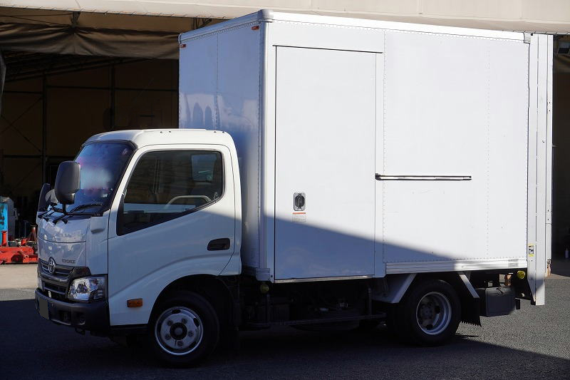 トヨタ トヨエース 小型 アルミバン 10尺 TKG-XZC605