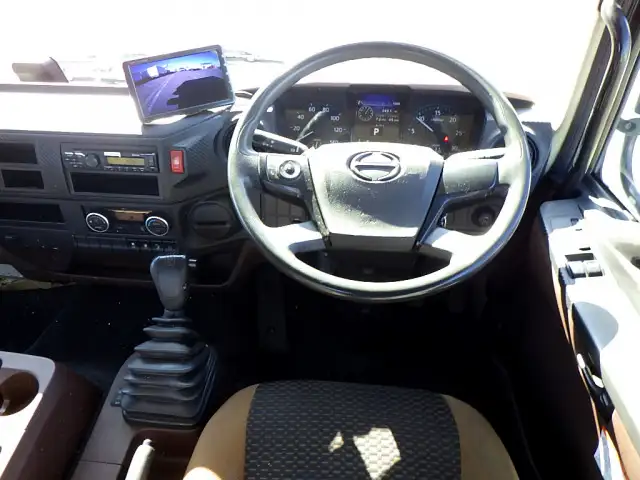 日野 レンジャー 中型/増トン 平ボディ ベッド 2KG-FD2ABAの中古トラック画像10