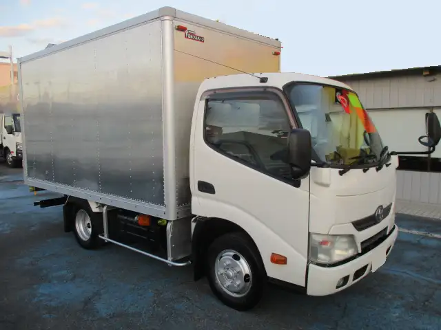 トヨタ トヨエース 小型 アルミバン サイドドア TKG-XZU605の中古トラック画像2
