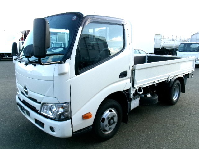 日野 デュトロ 小型 平ボディ 2RG-XZC605M R4｜画像1