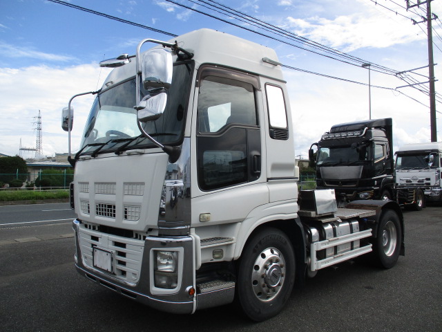 いすゞ エルフ 小型 平ボディ 2RG-NJR88AF R6 の中古トラック【車両No.189404】