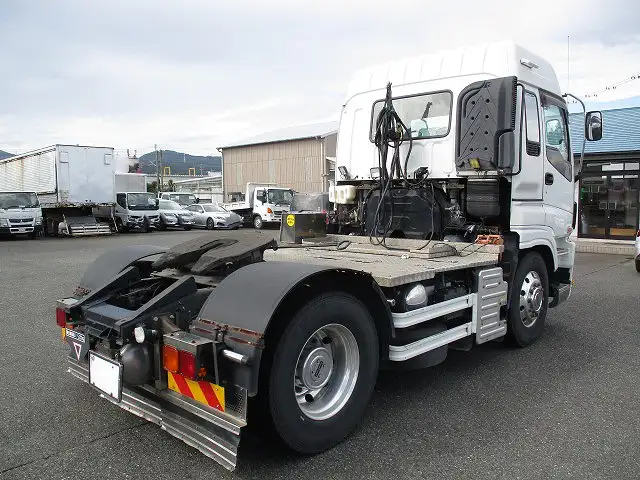 いすゞ ギガ 大型 トラクター ハイルーフ 1デフの中古トラック画像3