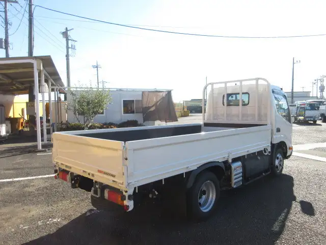 日野 デュトロ 小型 平ボディ 2RG-XZU645M R5の中古トラック画像3