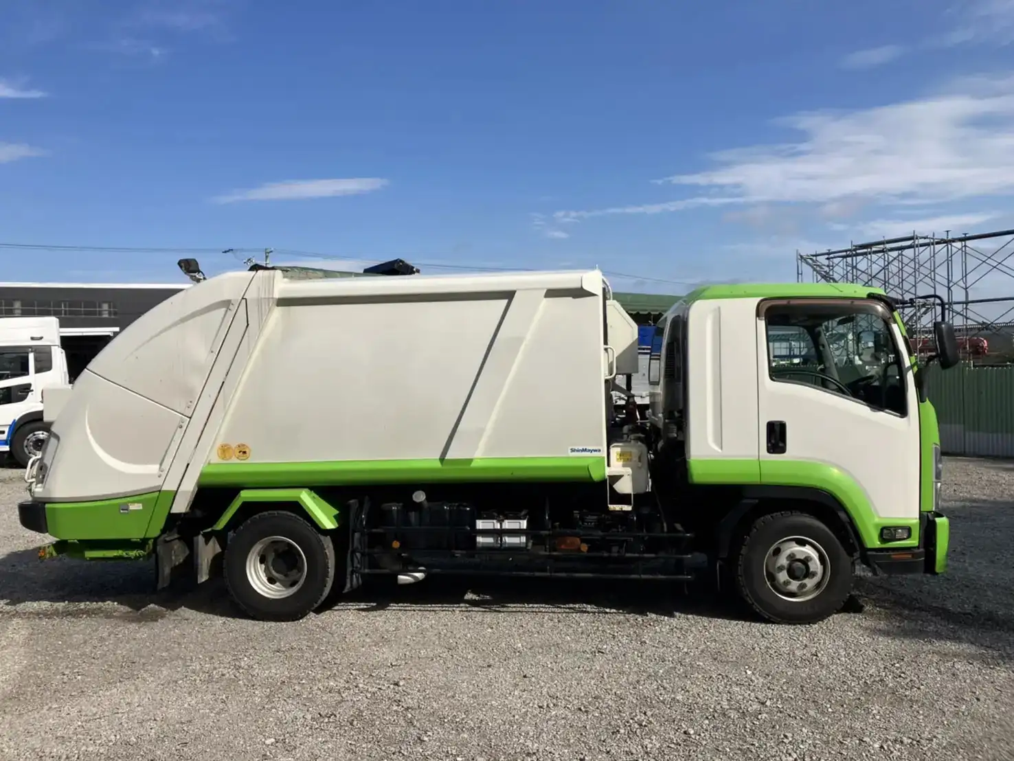 いすゞ フォワード 中型/増トン パッカー車 プレス式 ベッドの中古トラック画像3