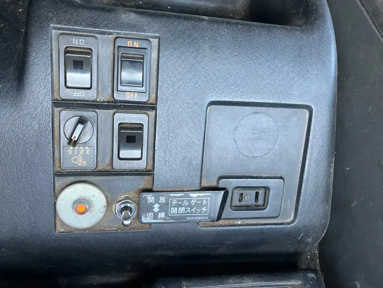 いすゞ ギガ 大型 ダンプ KL-CYJ51P3 の中古トラック【車両No