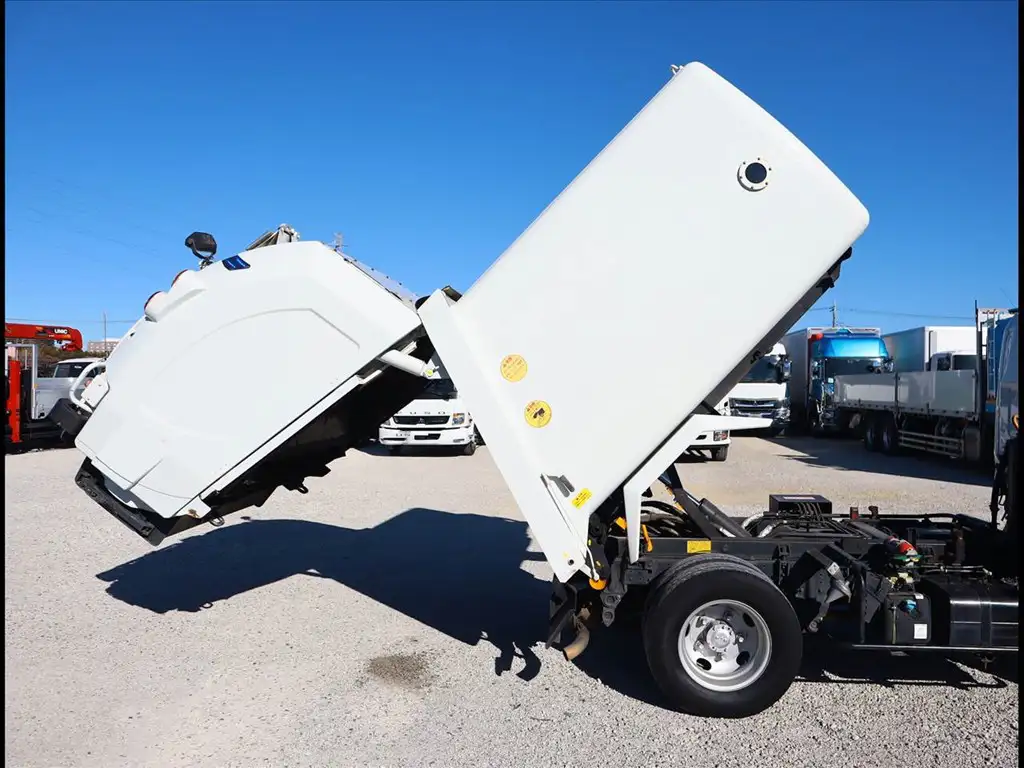 三菱 キャンター 小型 パッカー車 巻き込み式 回転ダンプ式の中古トラック画像9