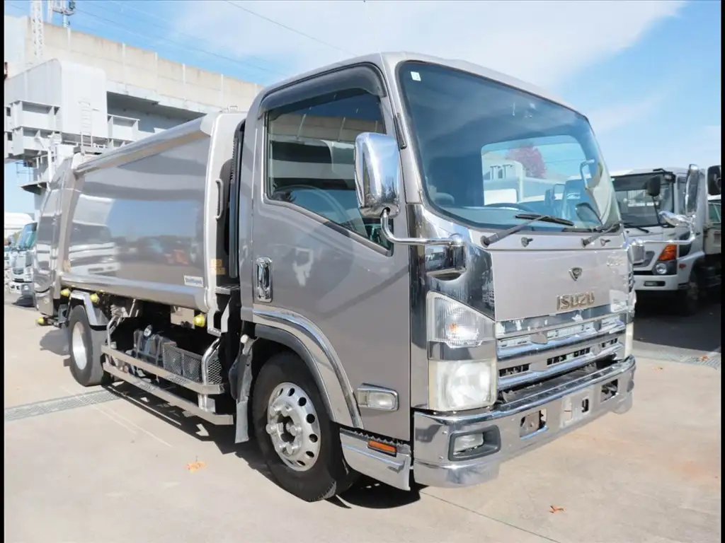 いすゞ エルフ 小型 パッカー車 プレス式 カスタムの中古トラック画像2