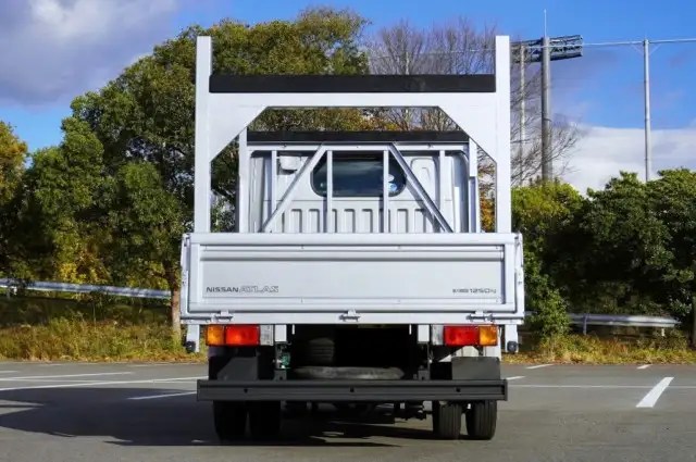 日産 アトラス 小型 平ボディ Wキャブ TKG-SZ2F24の中古トラック画像4