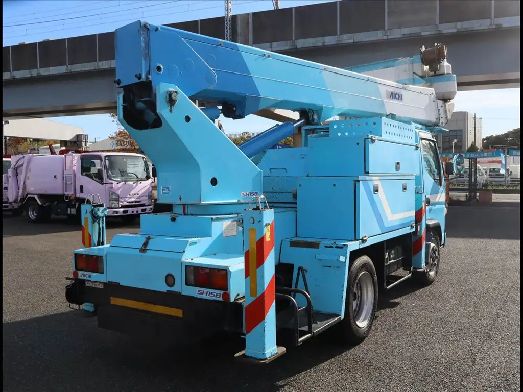 高所作業車（クローラー式）｜株式会社サポートサービス｜高所