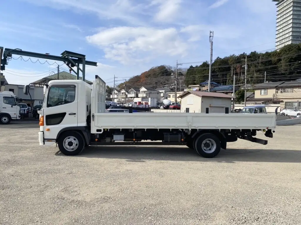 日野 レンジャー 中型/増トン 平ボディ TKG-FC9JJAA H28の中古トラック画像5