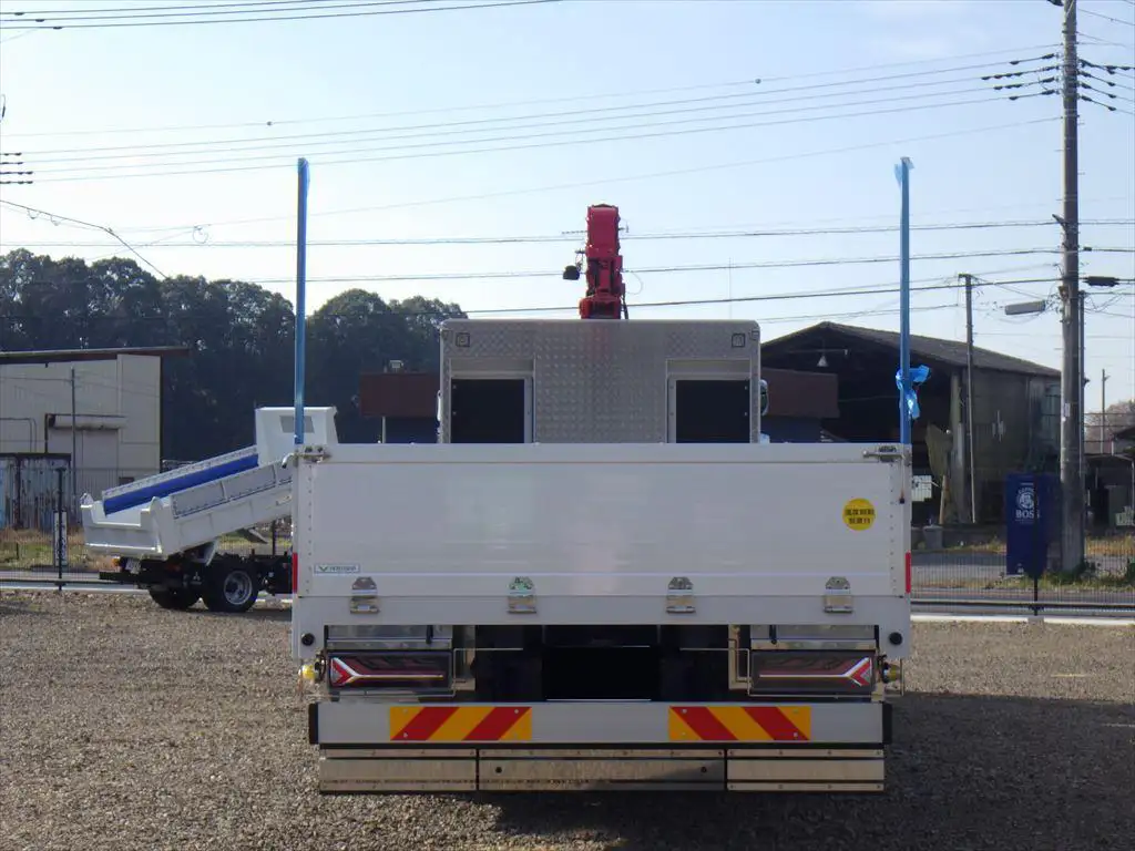 日野 プロフィア 大型 クレーン付 エアサス 4段の中古トラック画像4