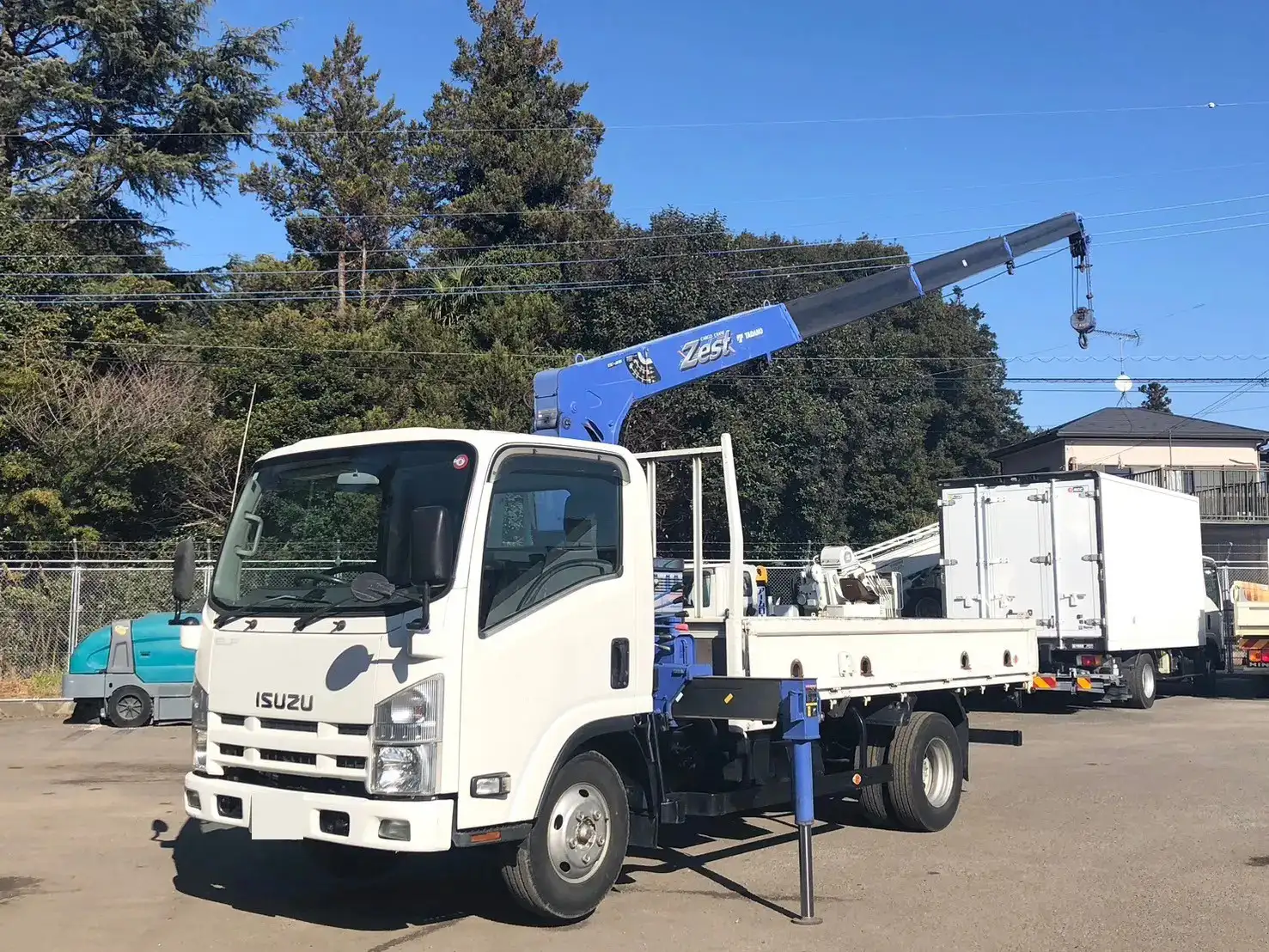 いすゞ エルフ 小型 クレーン付 床鉄板 4段の中古トラック画像1