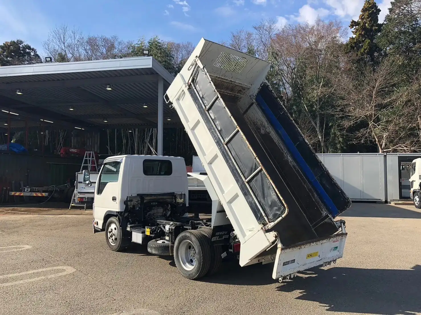 いすゞ エルフ 小型 ダンプ 10尺 TPG-NKR85AN の中古トラック いすゞ エルフ 小型 ダンプ 10尺 TPG-NKR85AN の中古トラック