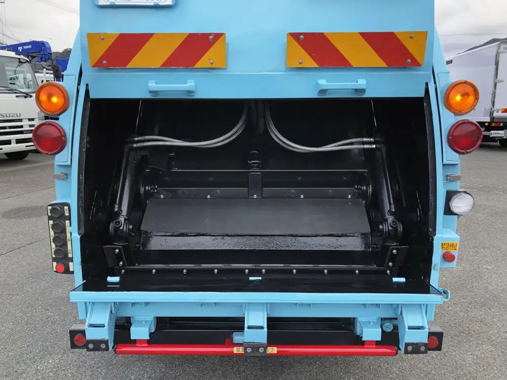 日野 デュトロ 小型 パッカー車 プレス式 SKG-XZU685Mの中古トラック画像3