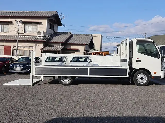 日野 デュトロ 小型 平ボディ パワーゲート TKG-XZC710Mの中古トラック画像9