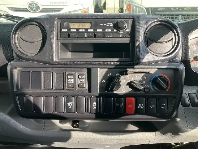 トヨタ ダイナ 小型 平ボディ Wキャブ TKG-XZU695の中古トラック画像12