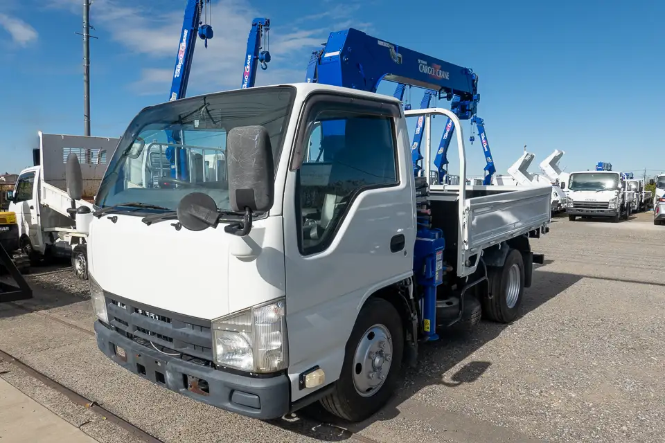いすゞ エルフ 小型 クレーン付 3段 ラジコン｜画像1
