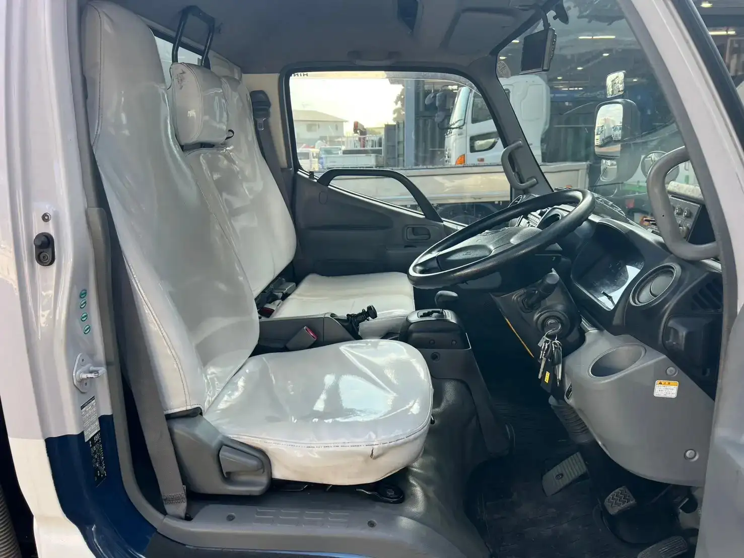 日野 デュトロ 小型 パッカー車 巻き込み式 回転ダンプ式の中古トラック画像12