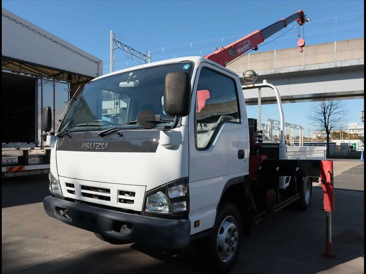いすゞ エルフ 小型 クレーン付 床鉄板 3段の中古トラック画像1