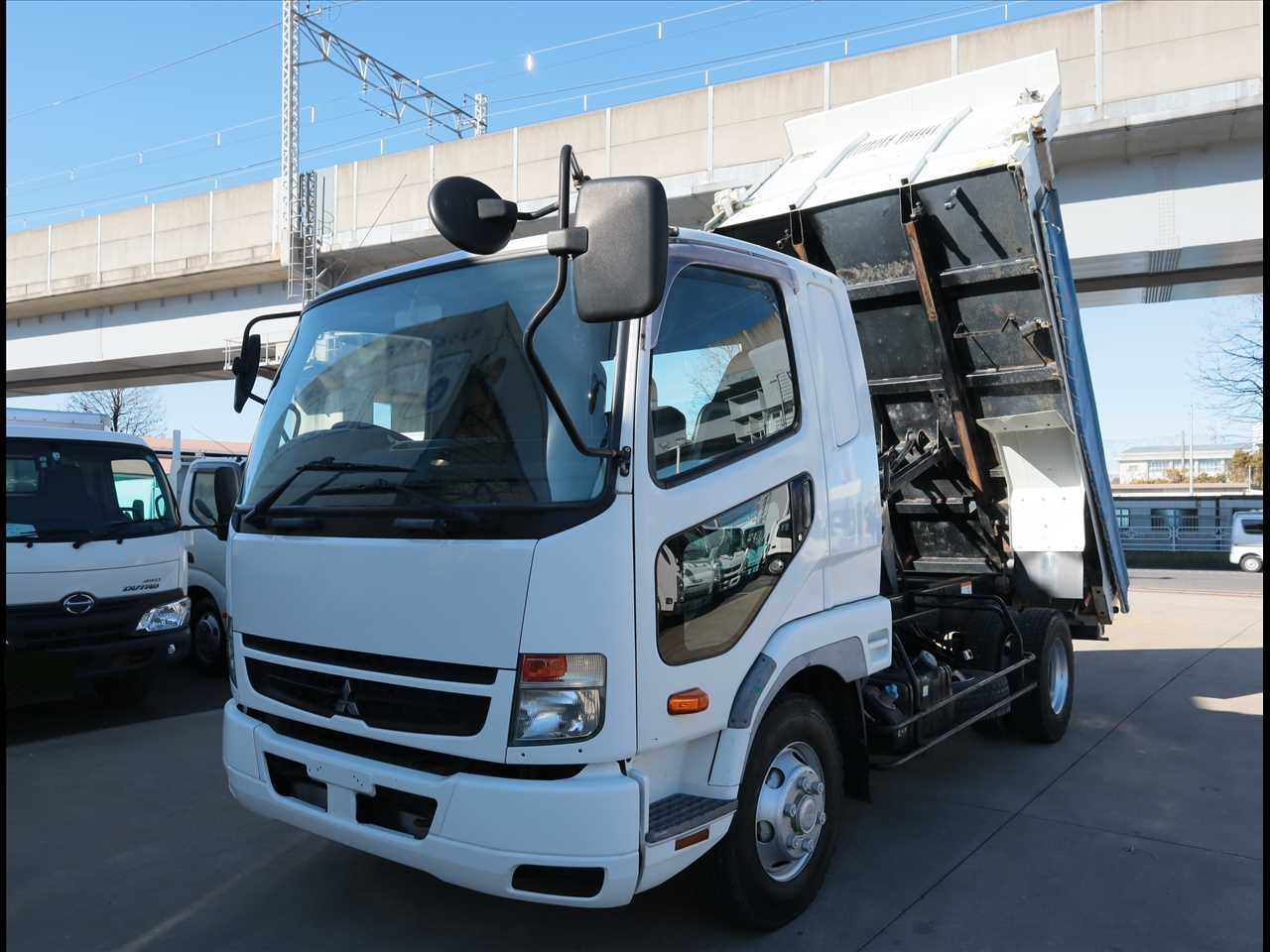 三菱 ファイター 中型/増トン ダンプ 標準