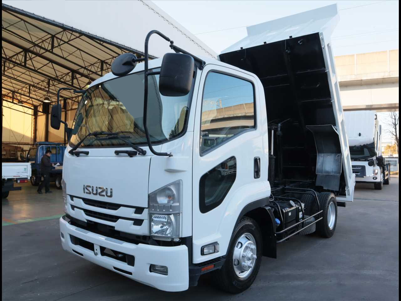 いすゞ フォワード 中型/増トン ダンプ 標準 2PG-FRR90S1