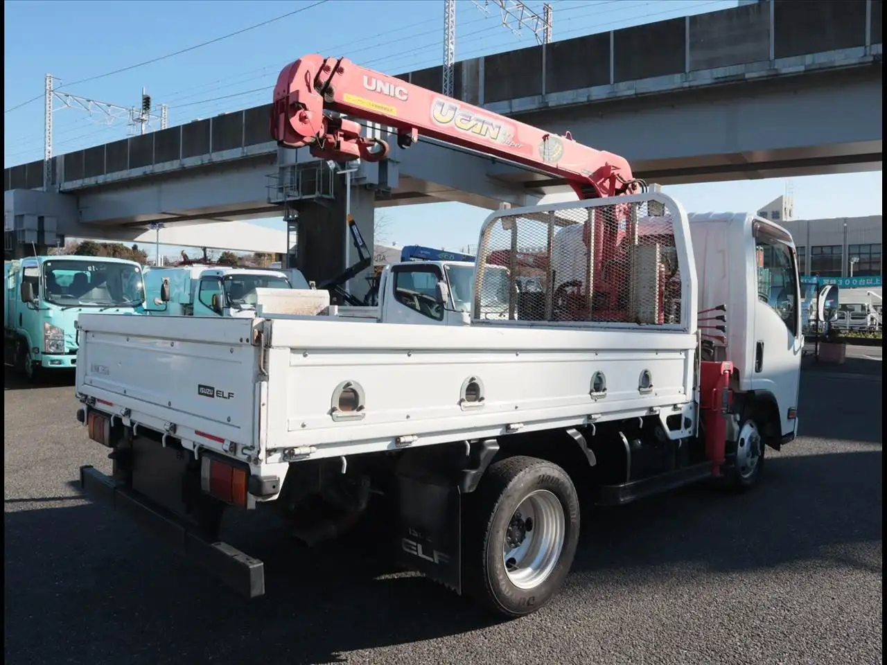 いすゞ エルフ 小型 クレーン付 床鉄板 3段の中古トラック画像3