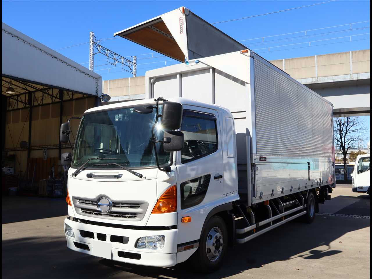 日野 レンジャー 中型/増トン ウイング 標準 TKG-FD7JLAG の中古